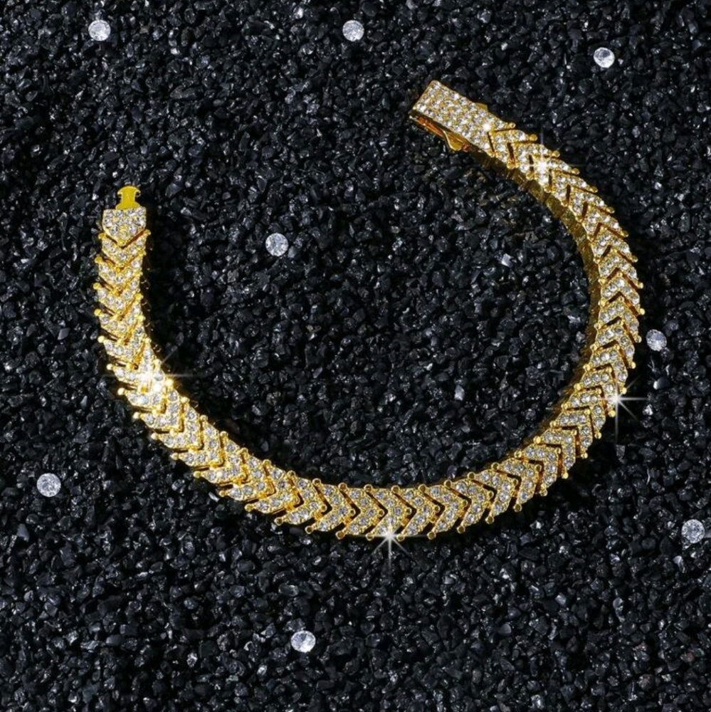 Gold Fishtail Chevron Bracelet